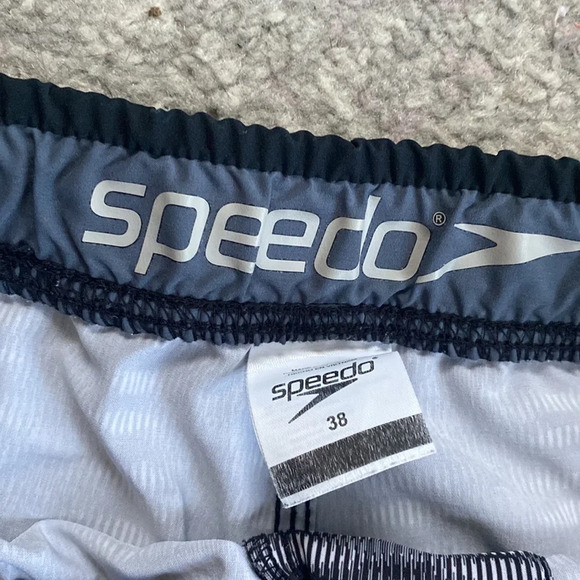 Speedo Men's Black White Ombre Print Swim Trunks Board Shorts Sz 38 - Picture 4 of 5